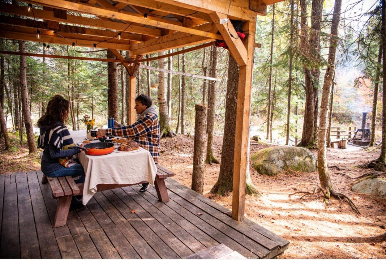 Vila Aux Tipis De La Riviere Sauvage Saint Romain Exteriér fotografie