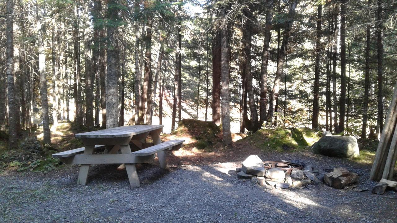 Vila Aux Tipis De La Riviere Sauvage Saint Romain Exteriér fotografie