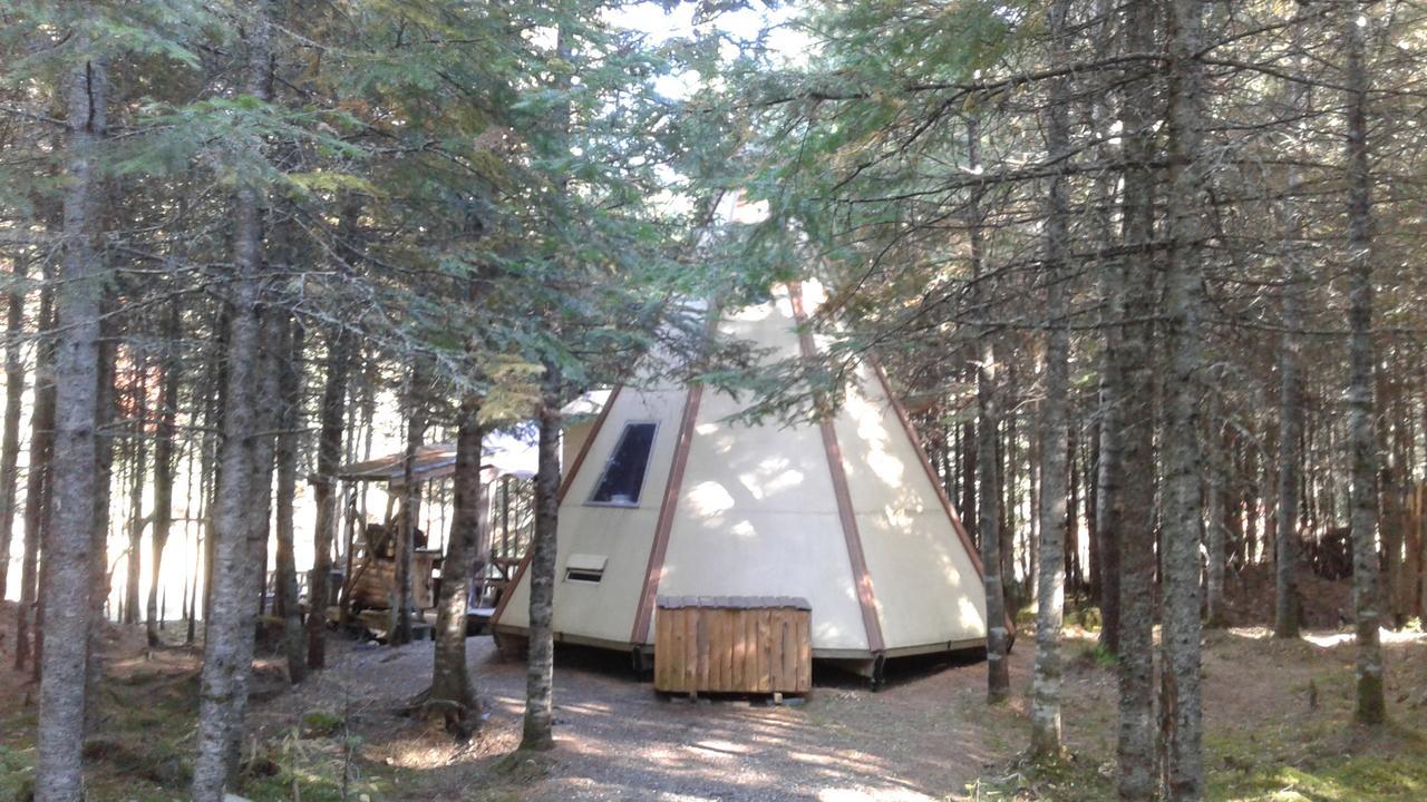 Vila Aux Tipis De La Riviere Sauvage Saint Romain Exteriér fotografie